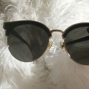 Gentle Monster Sign of Two Sunglasses mint Rare,out of stock .$400 if you find.